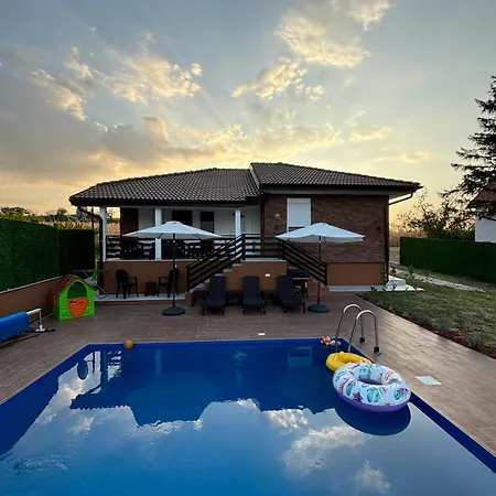 Village Relax House * Cerevic